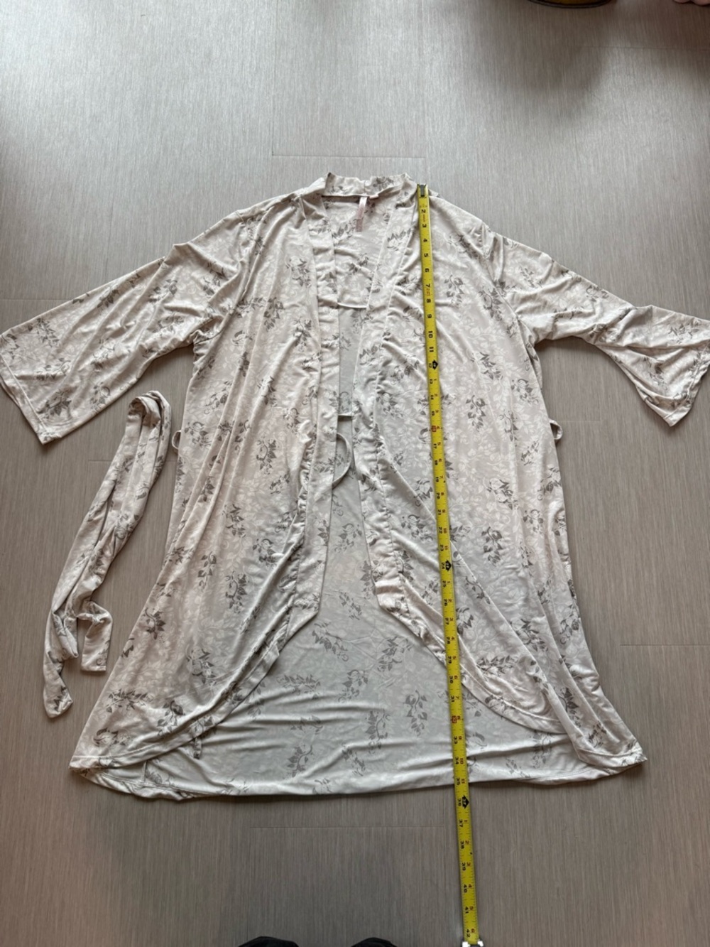 Light Gray Floral Women's Lightweight Kimono Robe